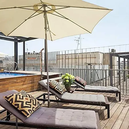 Apartment: Rooftop Pool Access Apartamento
