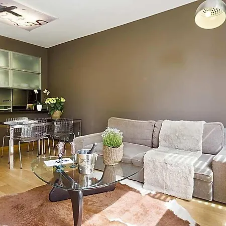 Apartment: Rooftop Pool Access Hotel Barcelona
