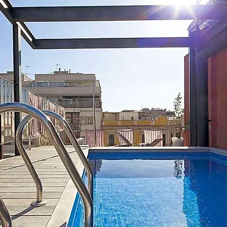 Apartment: Rooftop Pool Access