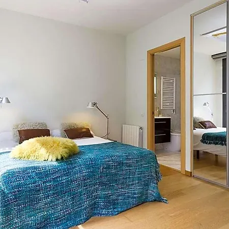 Apartment: Rooftop Pool Access 바르셀로나