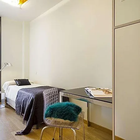 호텔 Apartment: Rooftop Pool Access